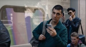 Samsung Galaxy ad mocks Apple iPhones