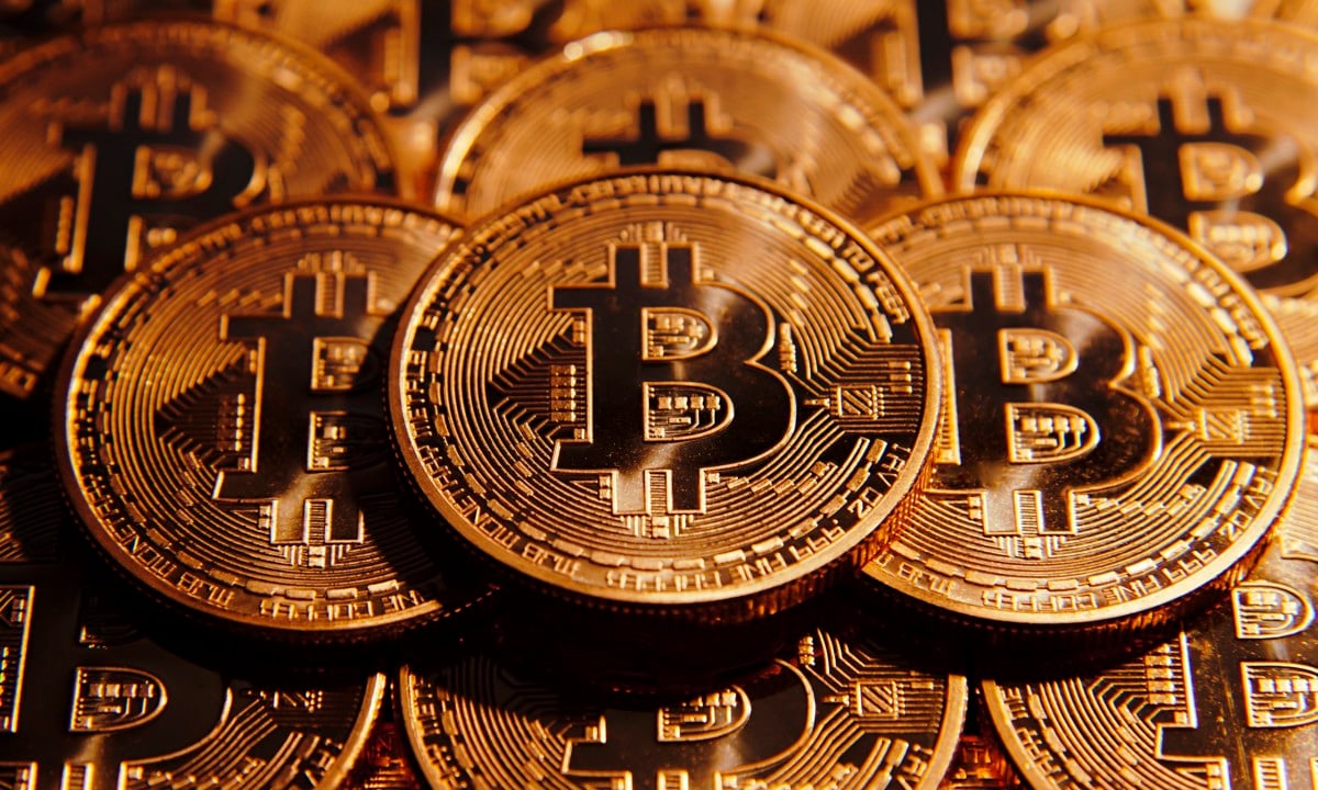 Someone moved $1 Billion in Bitcoin for reasons unknown 5