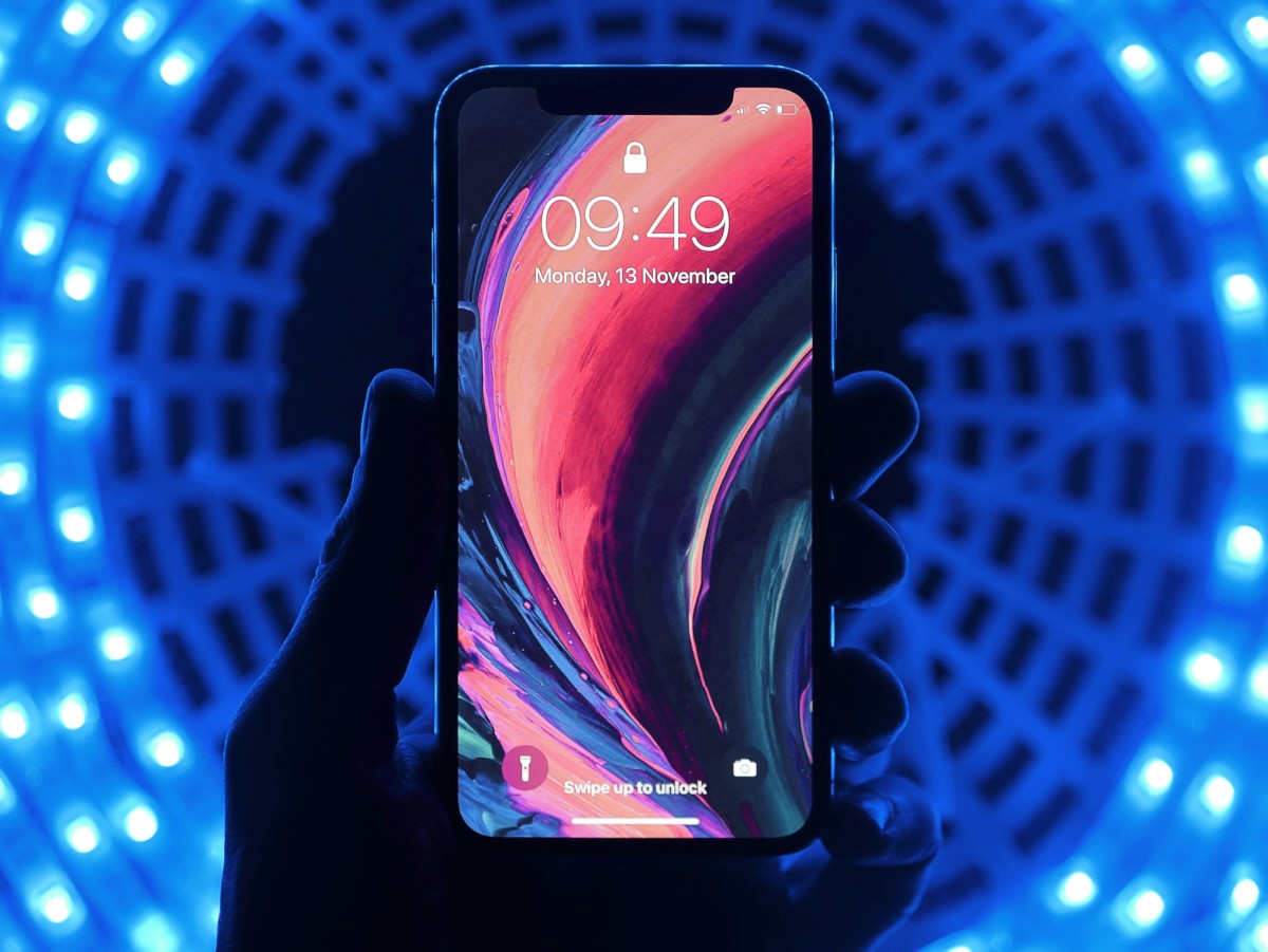 iPhone Curved Display