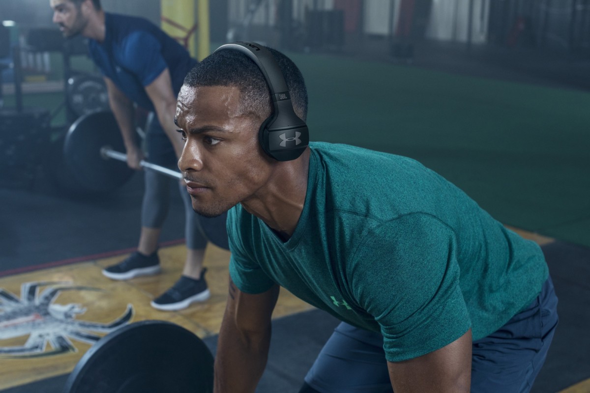 These on-ear gym headphones promise not to fall off while working out 7