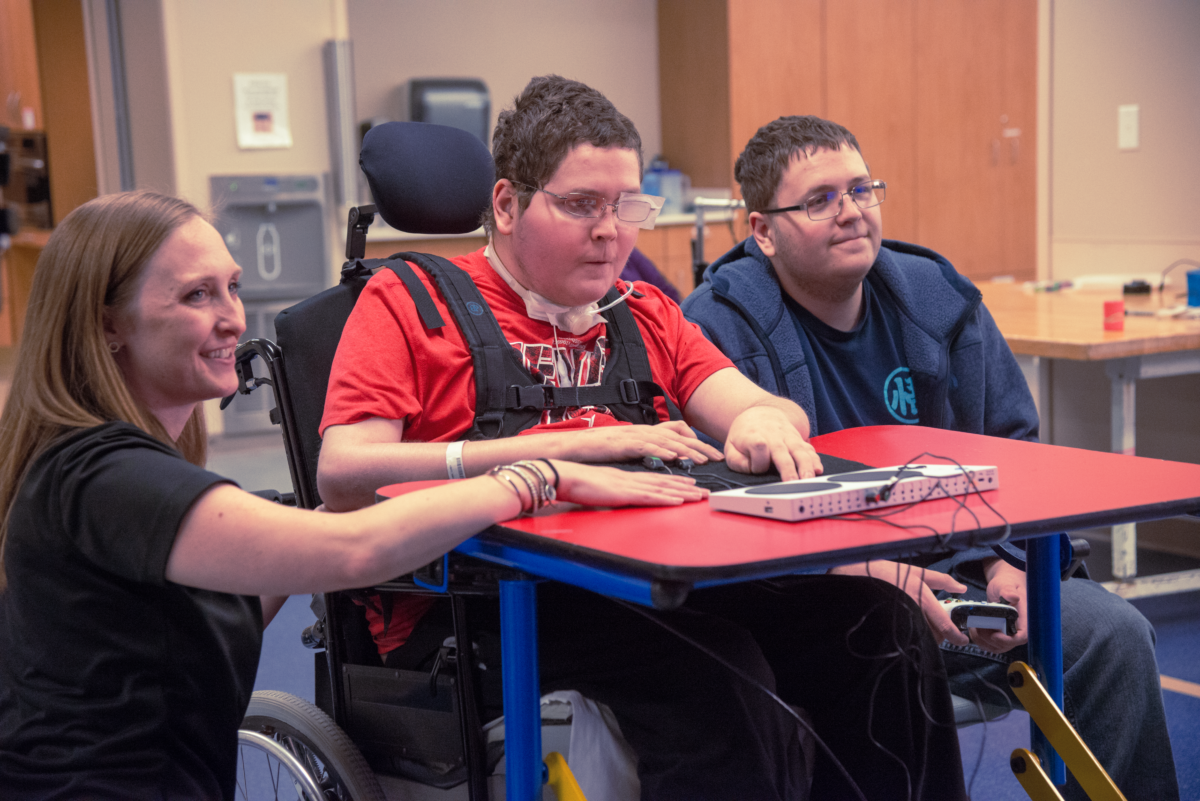 Microsoft's new handicap accessible gamepad brings gaming to the ...