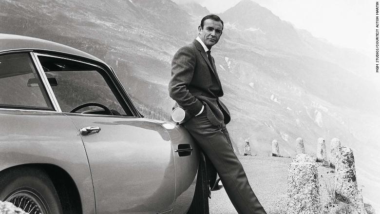 Aston Martin is recreating James Bond's 1964 DB5 vehicle - complete with gadgets 3