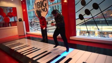 FAO Schwarz is reopening after a three-year hiatus 14