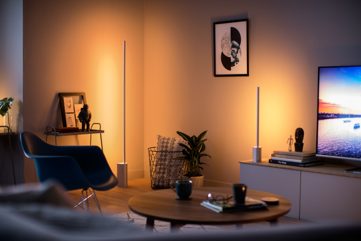 These two Philips Hue lamps bring ambience to your walls 3