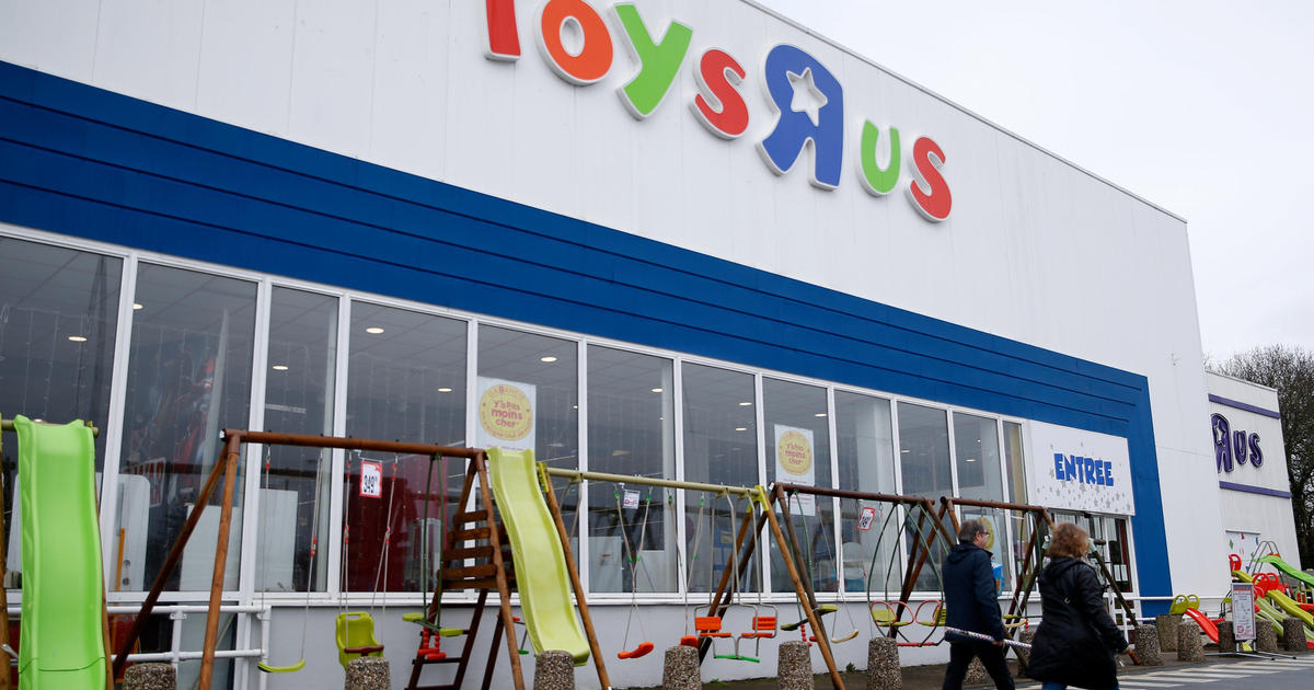 The Toys "R" Us brand is being brought back to life 2