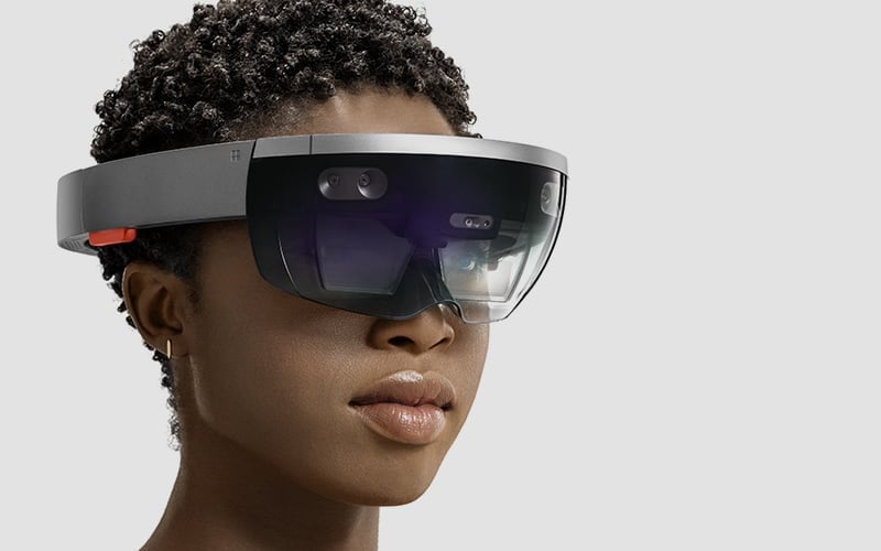 The military plans to purchase 100,000 HoloLens devices from Microsoft 6
