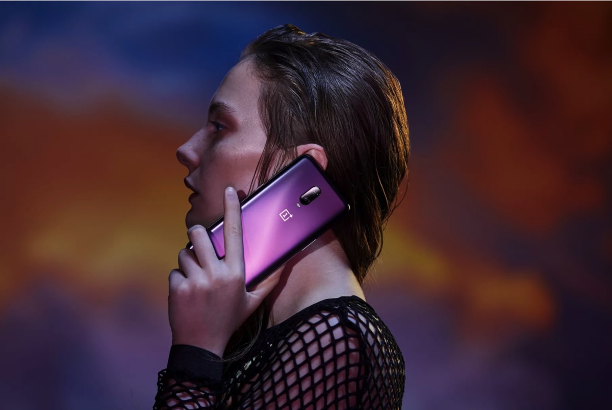 There's a thunder purple OnePlus 6T on the way 9