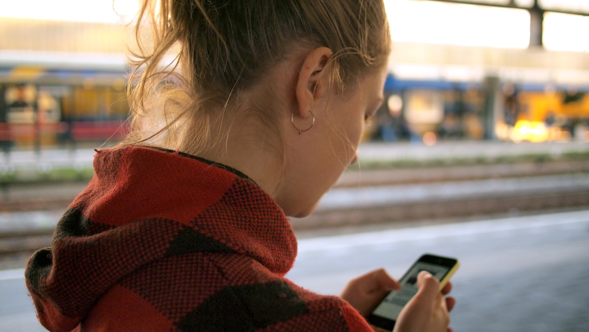 California set to vote on a 'texting tax' next month 1