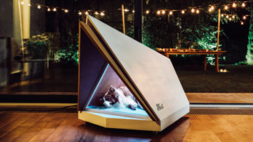 Ford builds a noise-canceling doghouse 9
