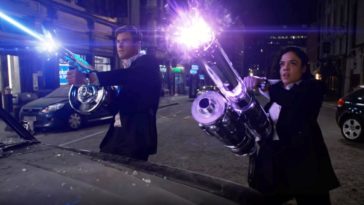 Chris Hemsworth as Agent H and Tessa Thompson as Agent M