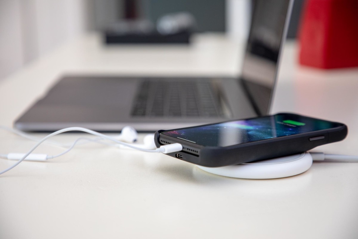 Mophie improves the design of its iPhone battery cases with Juice Pack Access 2