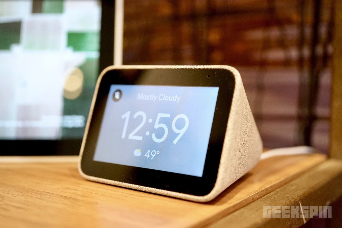 The Lenovo Smart Clock with Google Assistant is going to rock your nightstand 4