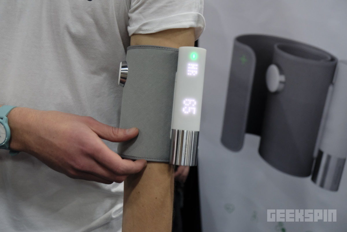 Withings' 3-in-1 BPM Core device checks blood pressure, ECG, and heart valve health 6