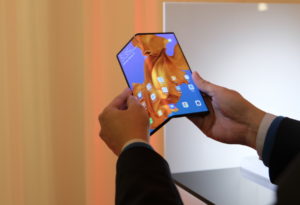 Huawei Mate X launch delayed following Galaxy Fold fiasco 90
