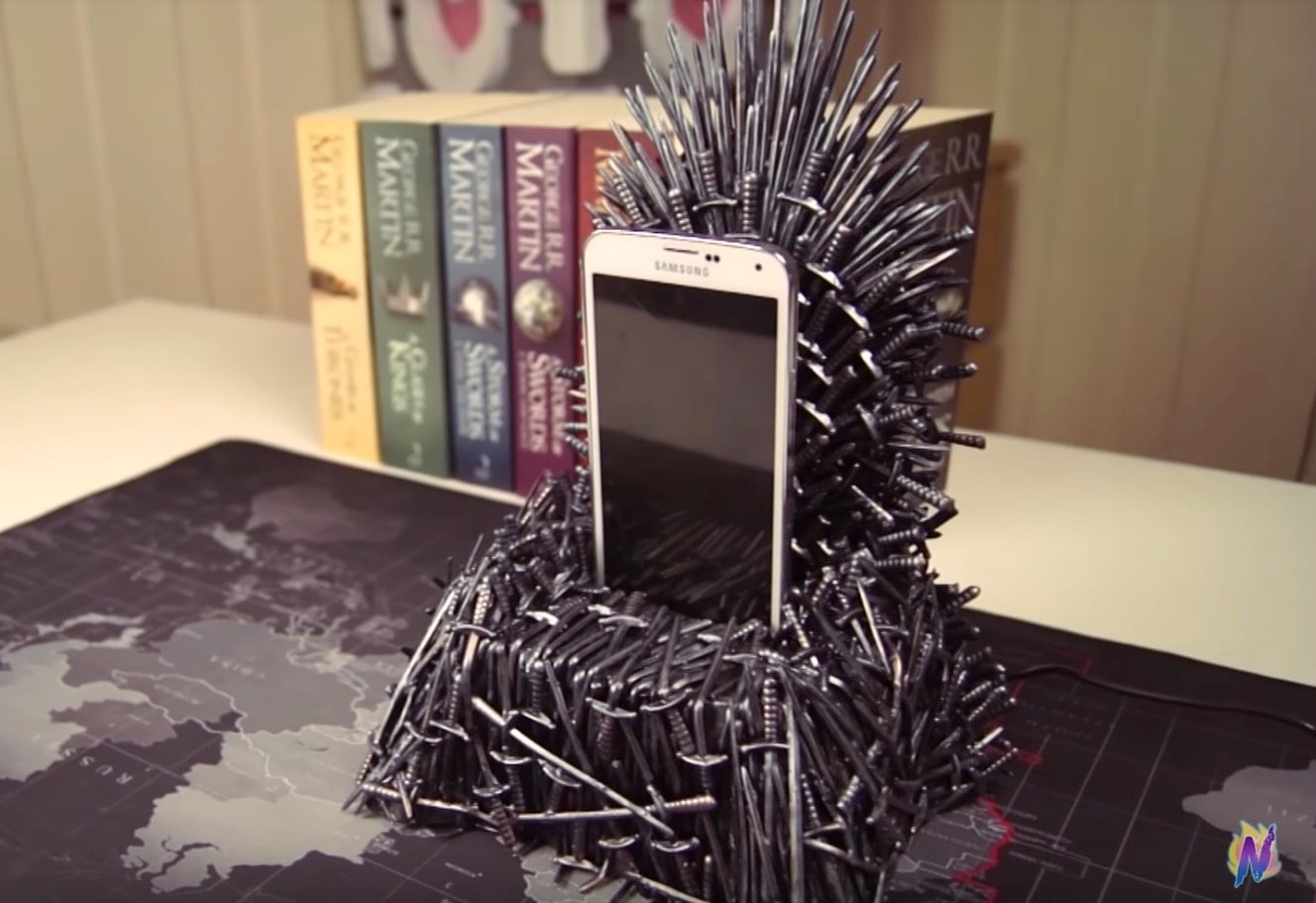 Here's how to make your own Iron Throne phone charger 3