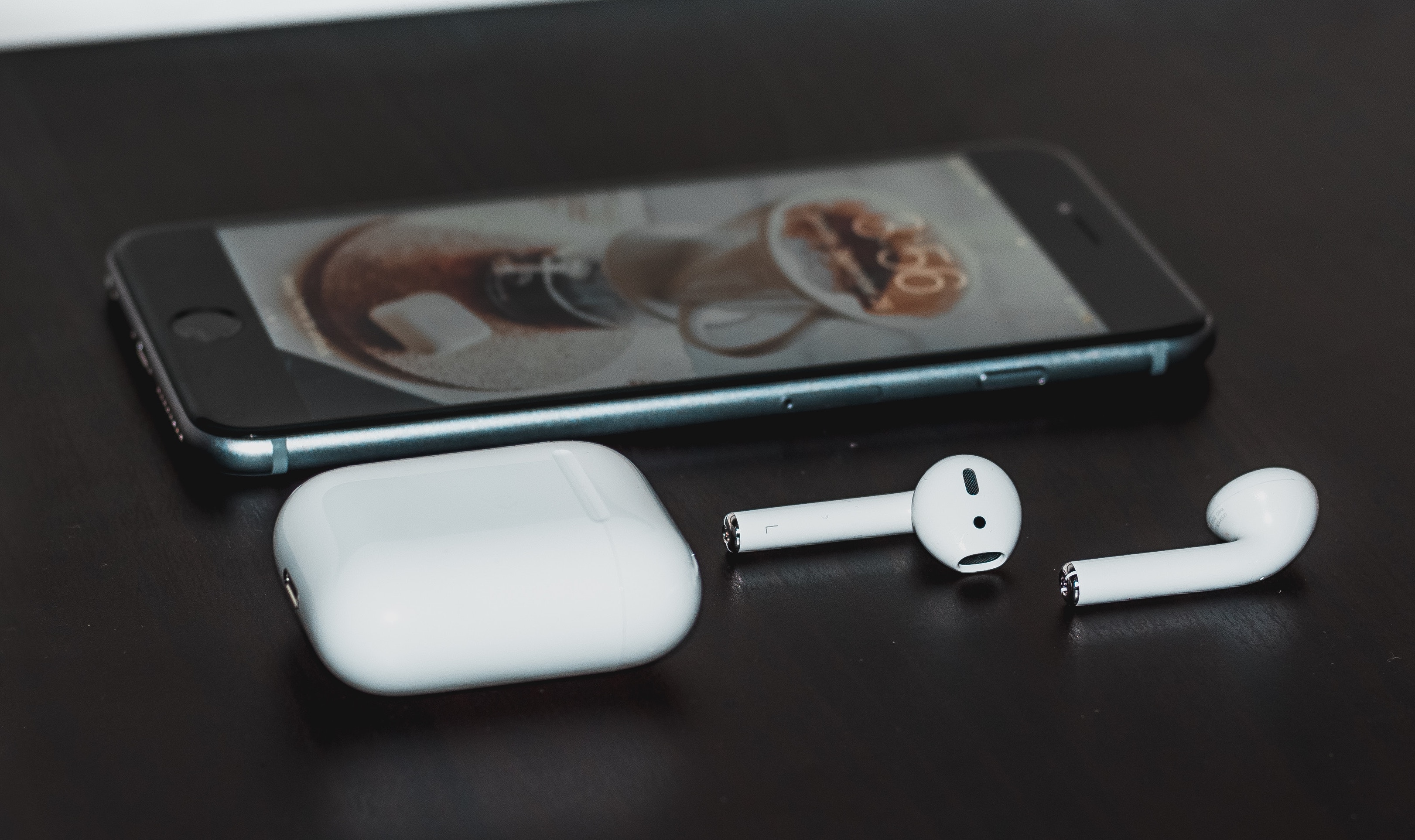 Man swallows Apple AirPod and it still works 3
