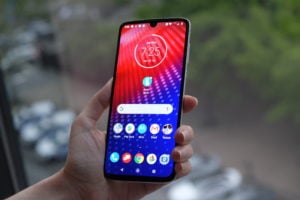The 5G-ready Moto Z4 is ready to take on the Pixel 3a XL 98