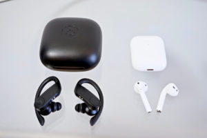 PowerBeats Pro vs AirPods