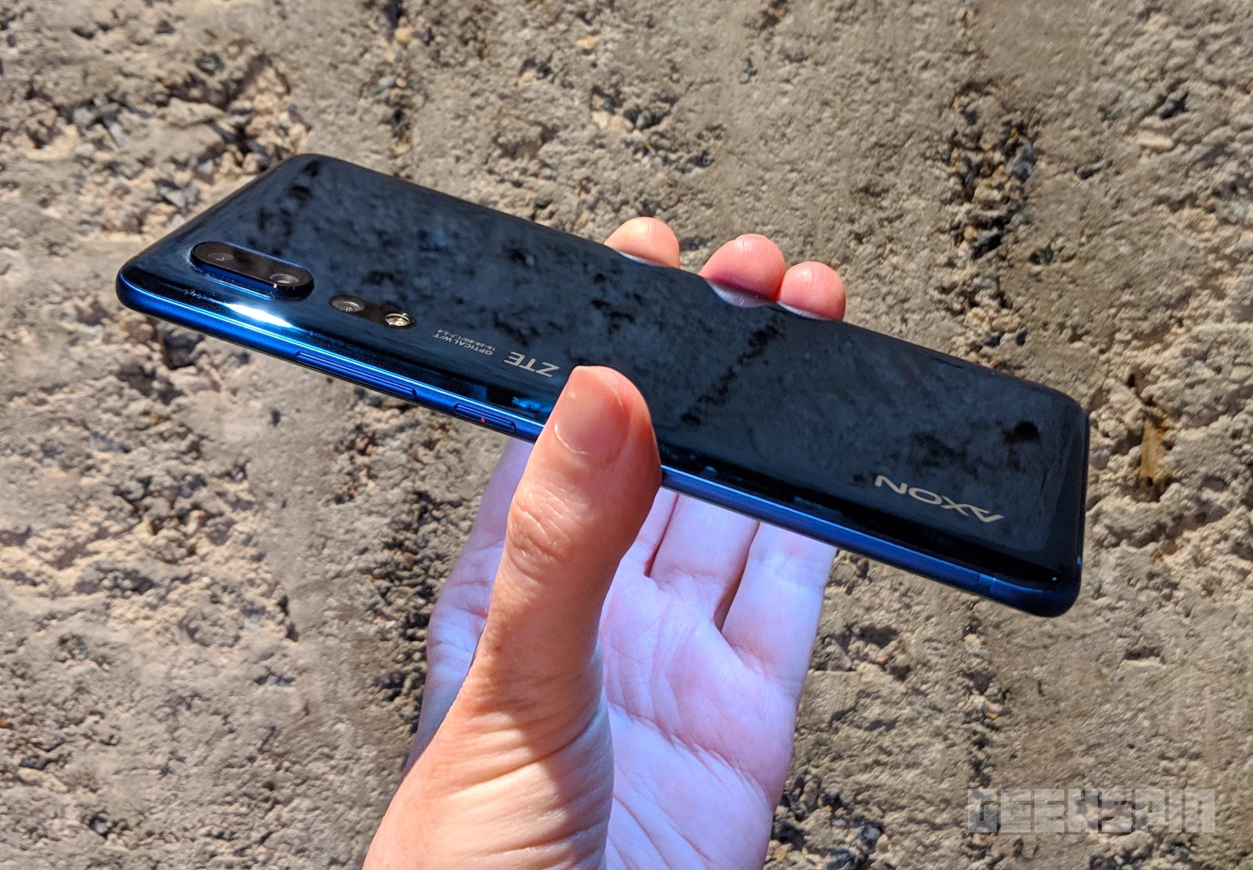 ZTE Axon 10 Pro is an impressive affordable flagship that you can't get in the U.S. 3