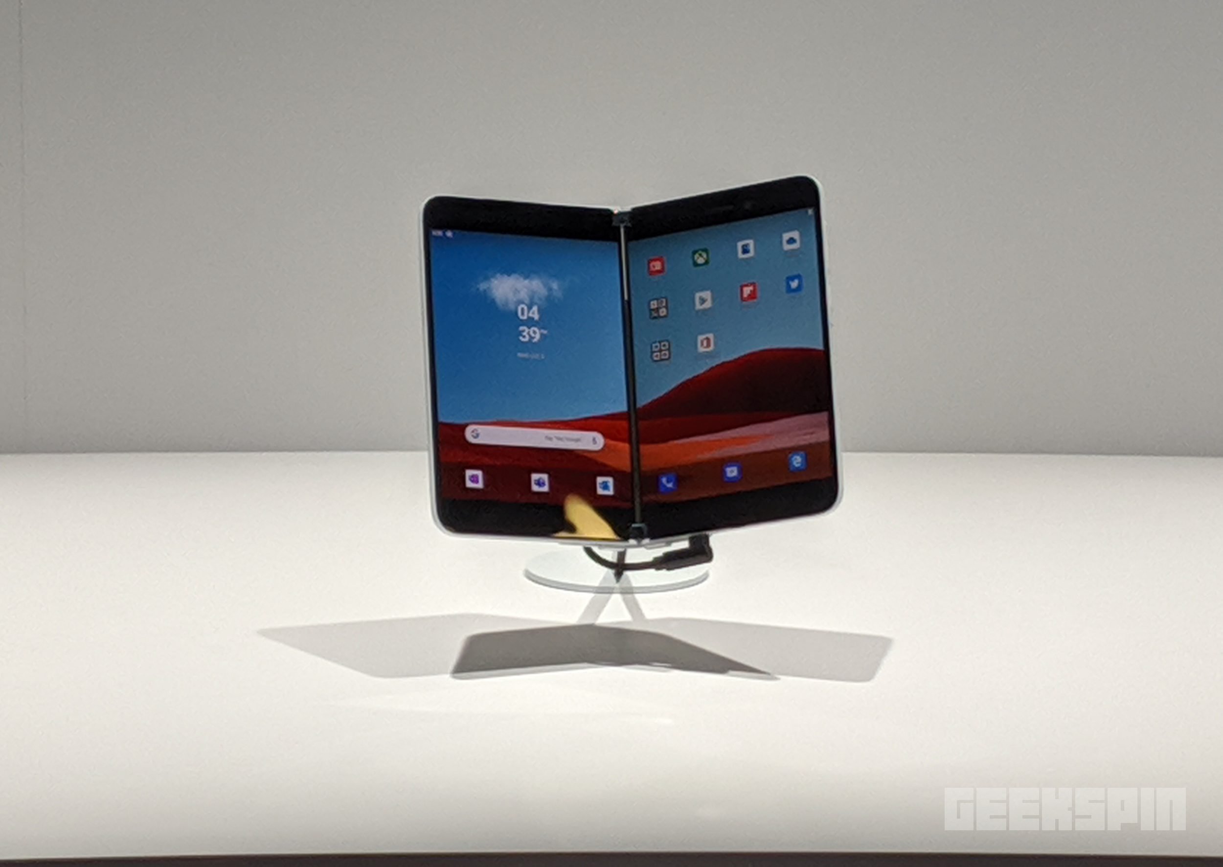 Microsoft Surface Duo now available for pre-order, in stores September 10th 10