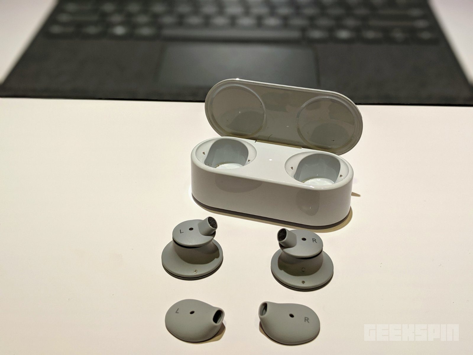 Microsoft's Surface Earbuds wipe the floor with the AirPods 9