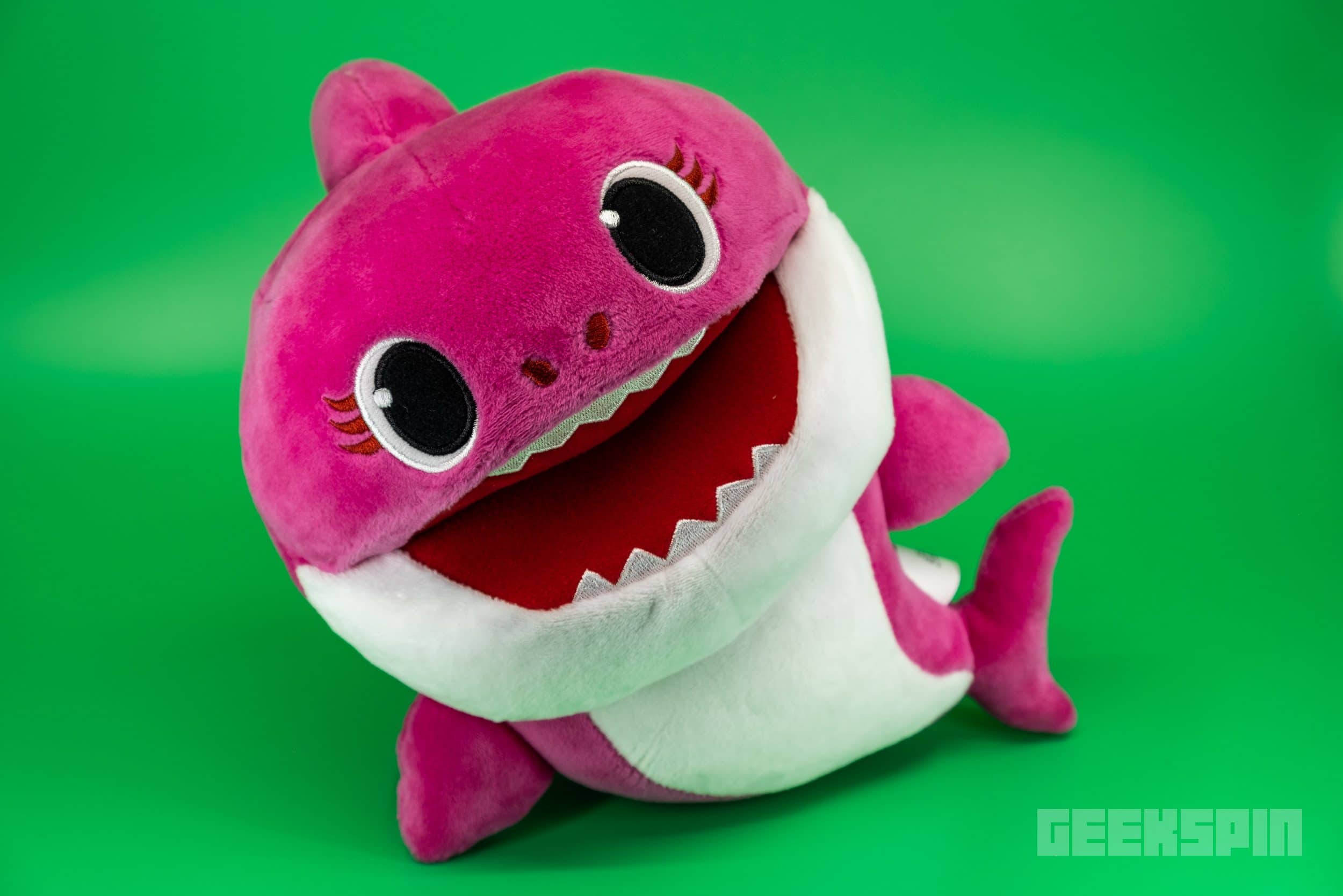 Holiday gift guide + Win the Lenovo ThinkBook 14s 1