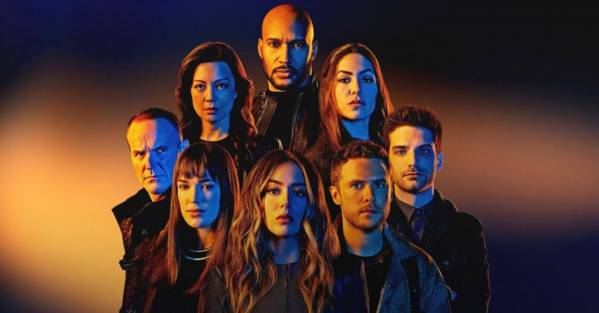 Agents of SHIELD unveils a first-look photo at the show’s main cast for Season 7 3