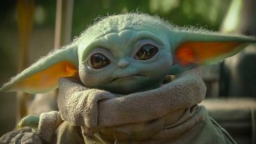 The Mandalorian fans call out Jason Sudeikis for punching Baby Yoda in the season 1 finale 3
