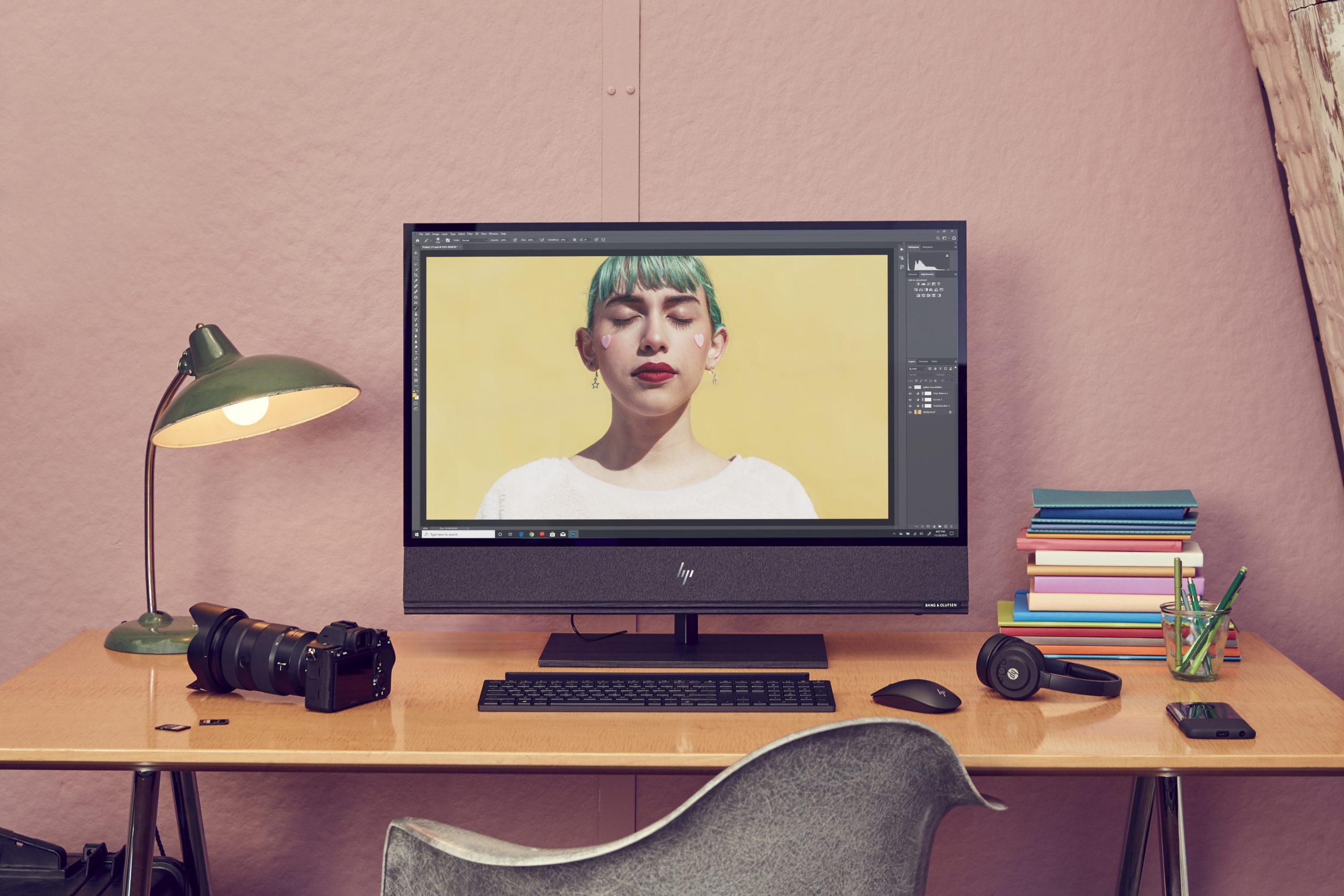 HP redesigns their Envy all-in-one with a SUPER bright display and wireless charging 11