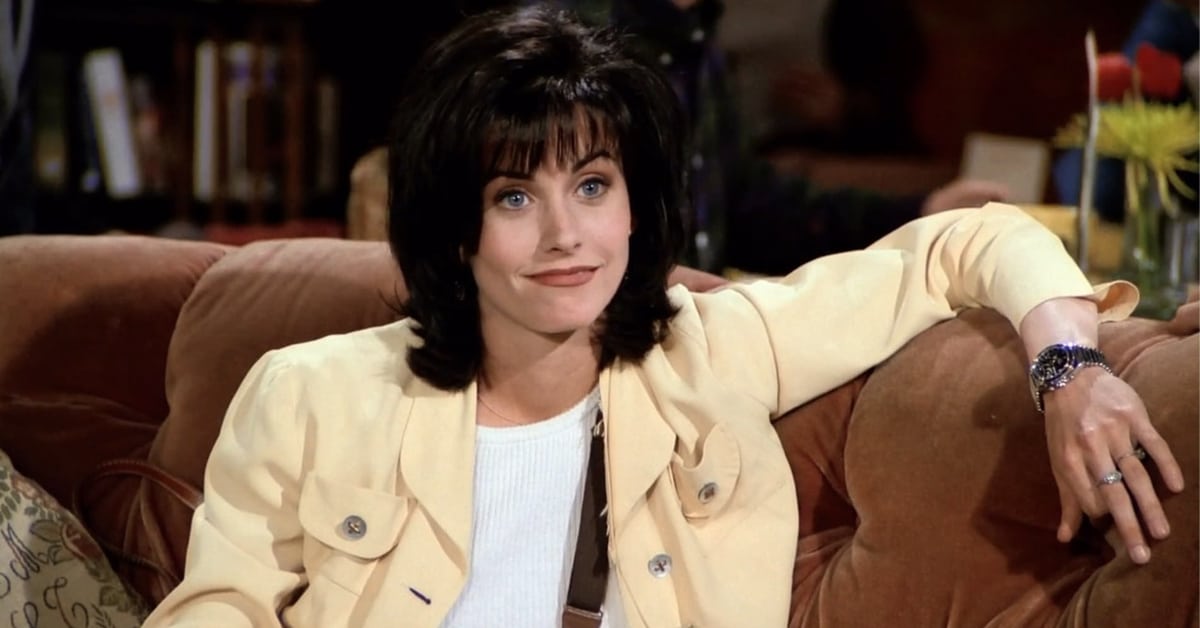Friends star Courteney Cox is binge-watching the hit comedy series while in quarantine 7