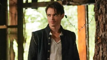Gossip Girl reboot casts Legacies star Thomas Doherty and three others 2