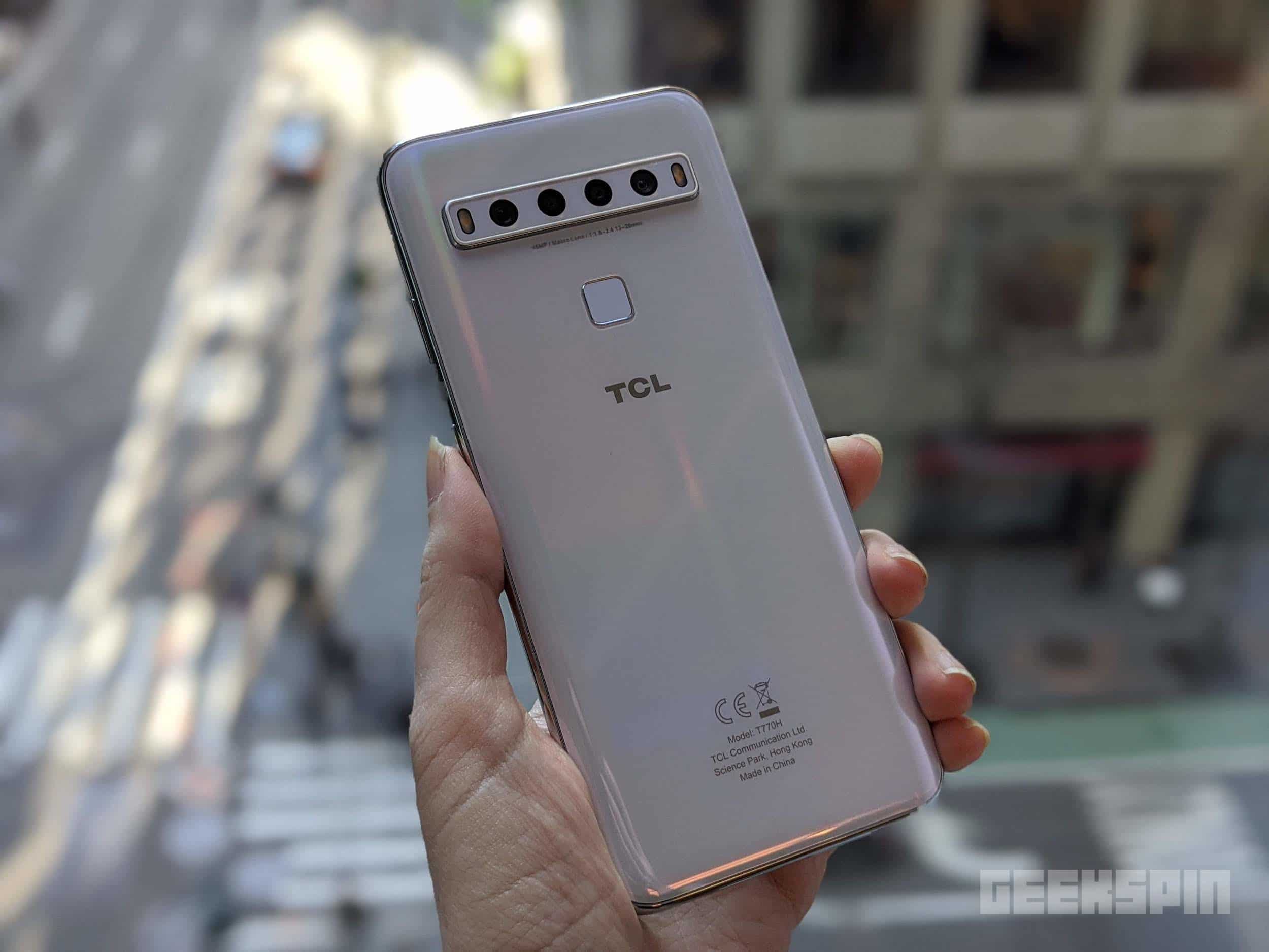 TCL debuts their first 5G and curved display phone 11