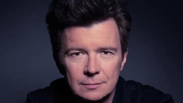 Rick Astley just got rickrolled by a Reddit user 6