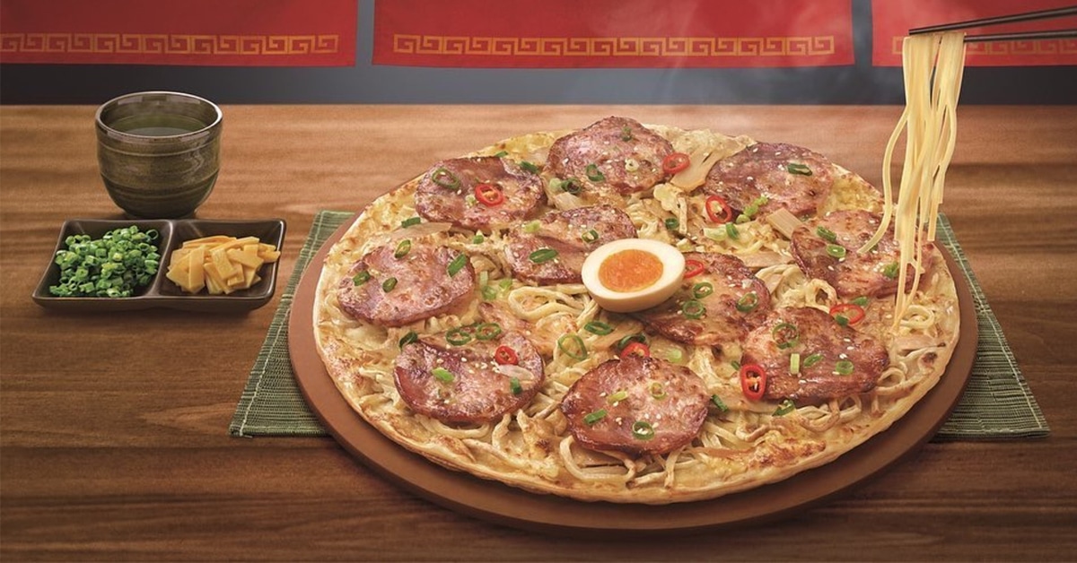 Ramen pizza is a real thing and it looks surprisingly tasty 2