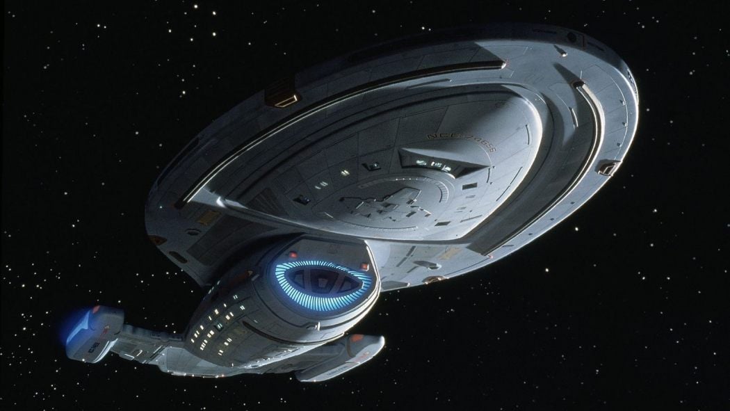 Researchers create a microscopic Star Trek Voyager ship 3