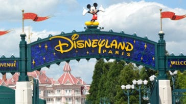 When will Disneyland Paris reopen? 9