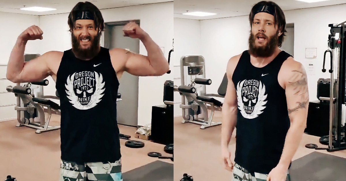 Supernatural Fans Are Flipping Out Over Jensen Ackles Ripped Body Geekspin Supernatural Fans Are Flipping Out Over Jensen Ackles Ripped Body Geekspin