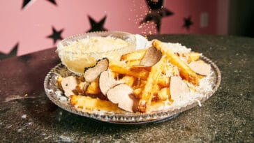 NYC restaurant sets Guinness World Record for most expensive French fries 7
