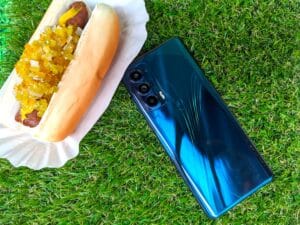 New Motorola Edge launches with a 144Hz display and flagship cameras 36