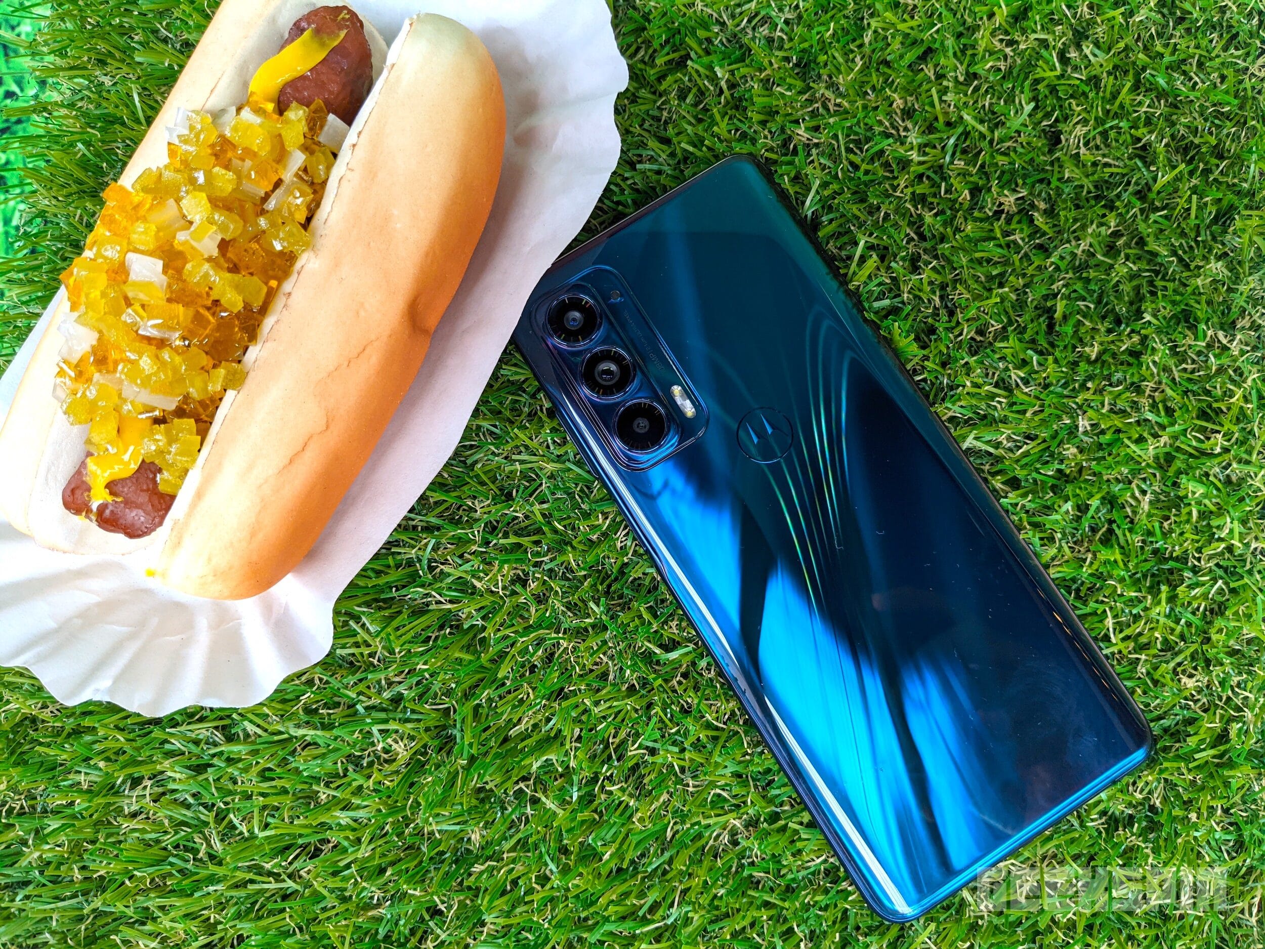 New Motorola Edge launches with a 144Hz display and flagship cameras 3