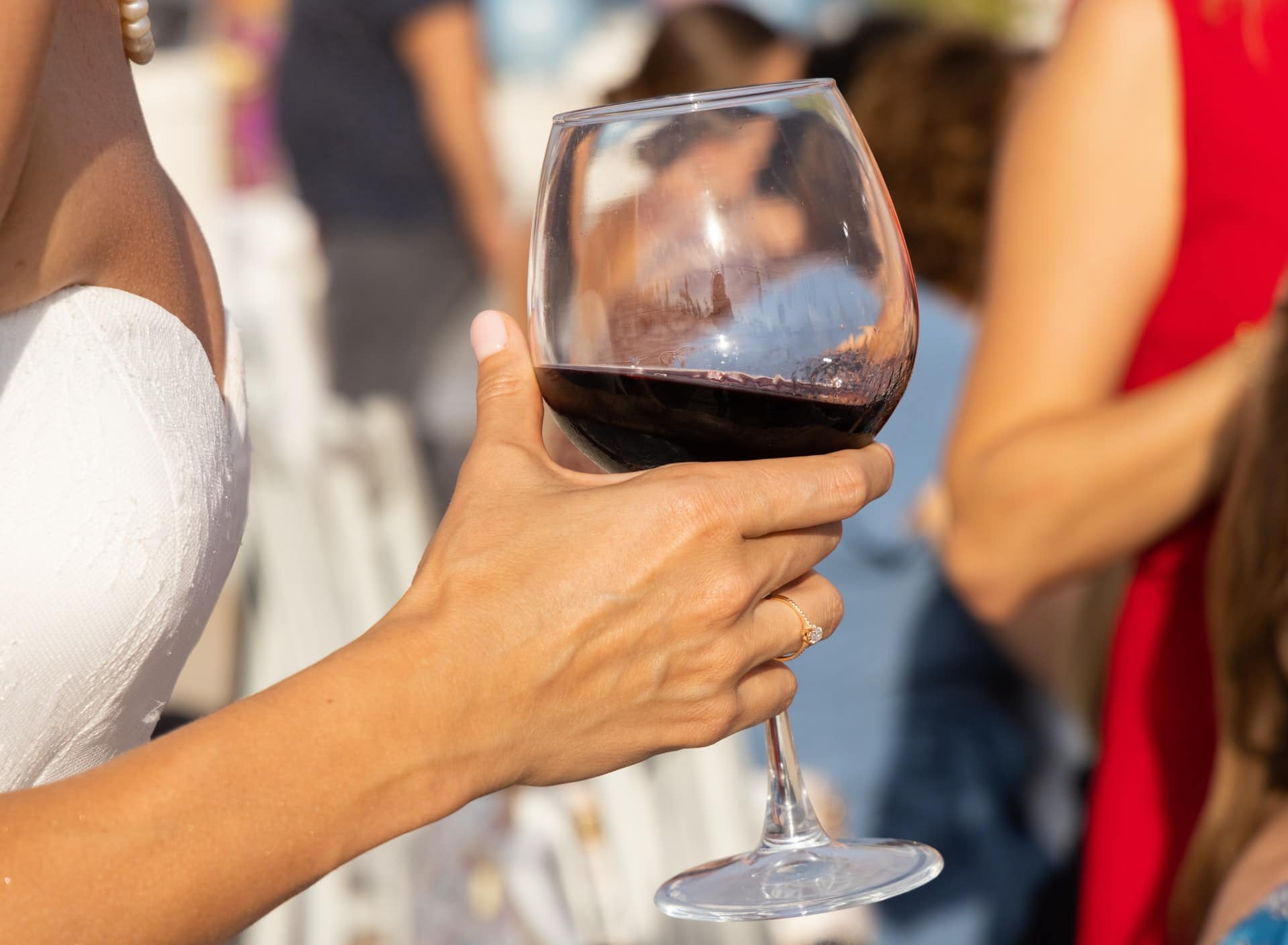 Doomed From The Start: Guests Share Wedding Experiences That Made Them Realize The Marriage Wouldn't Last 37