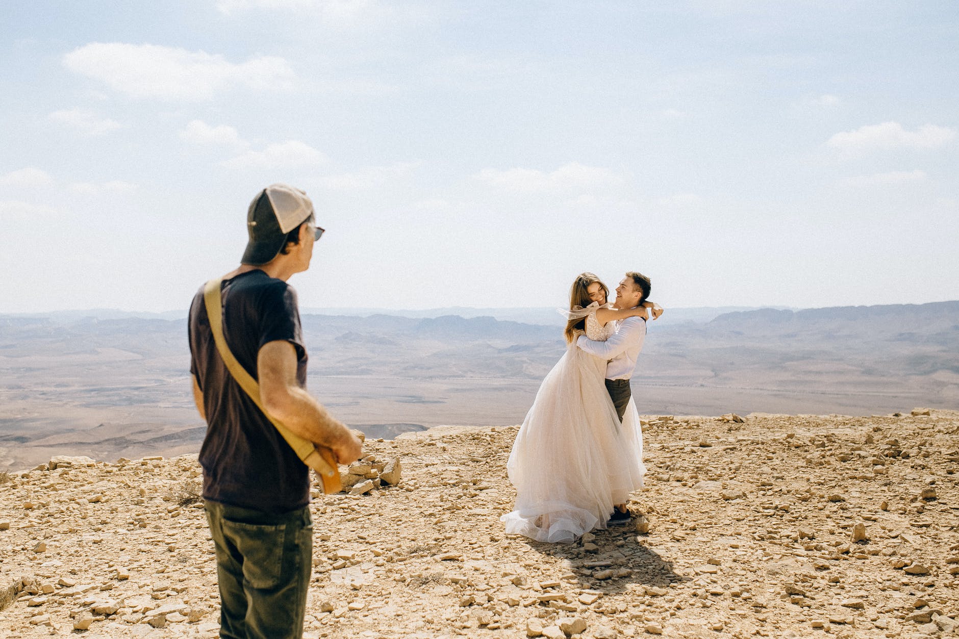 Doomed From The Start: Guests Share Wedding Experiences That Made Them Realize The Marriage Wouldn't Last 24