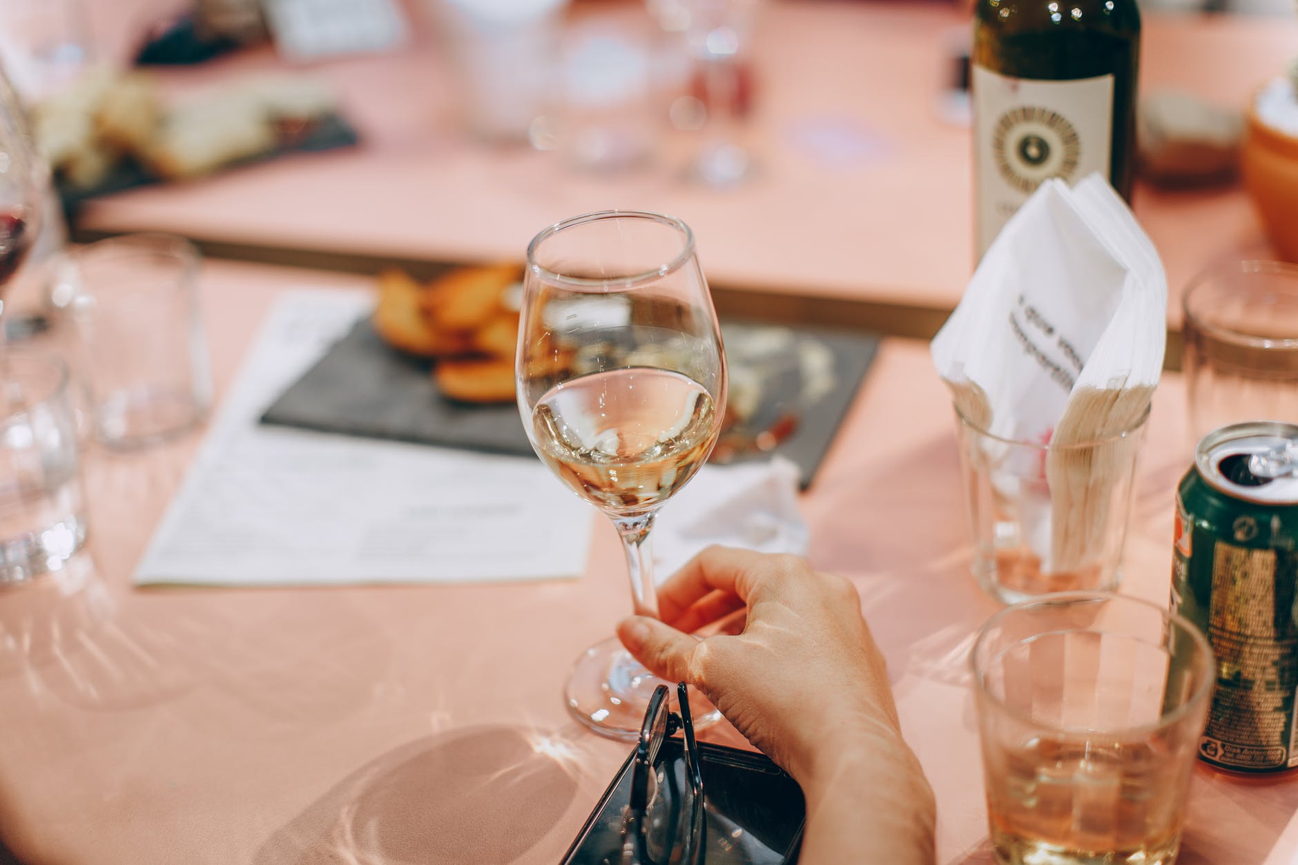 Doomed From The Start: Guests Share Wedding Experiences That Made Them Realize The Marriage Wouldn't Last 26