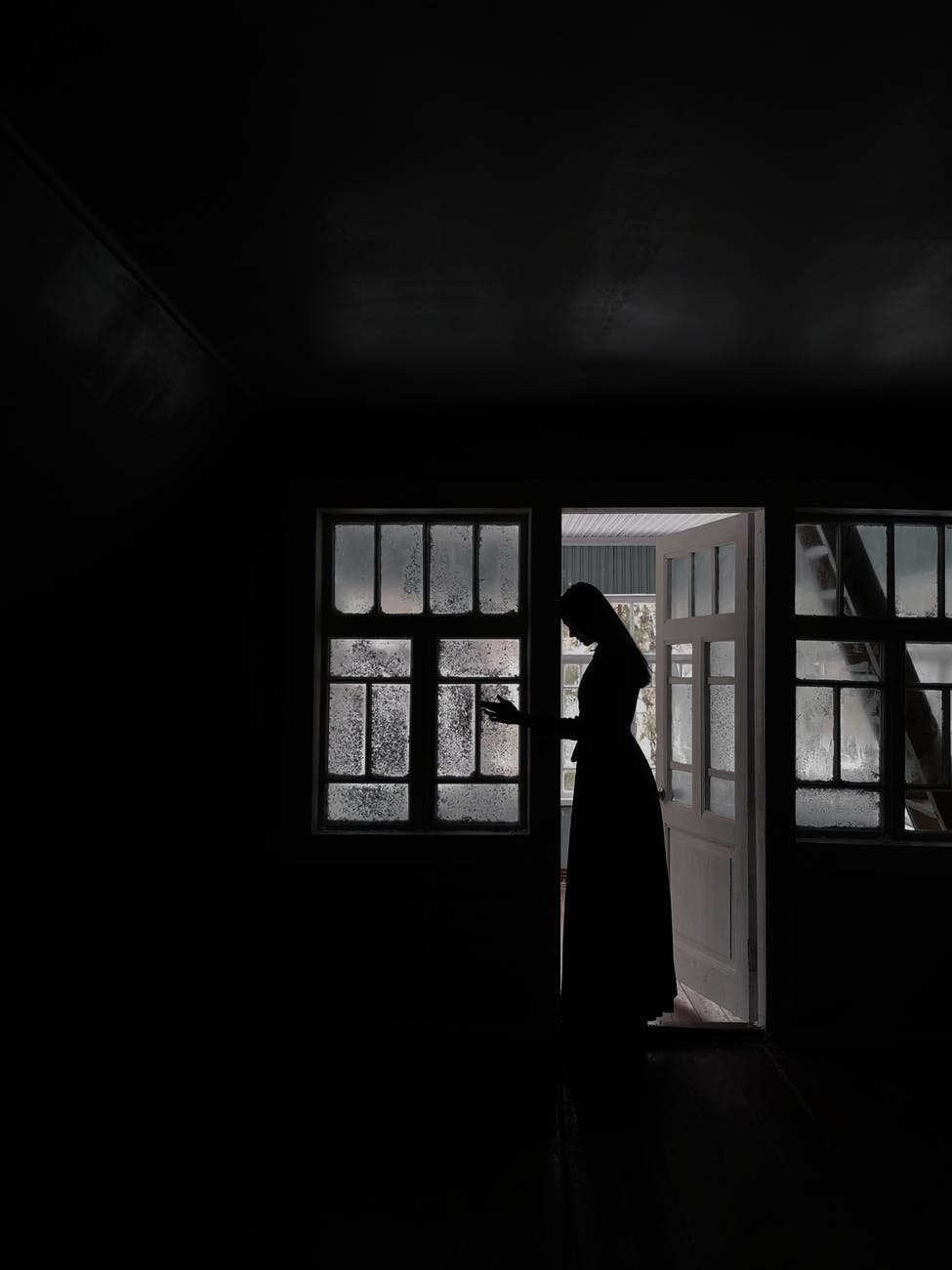 Real-Life Horror Stories: People Worldwide Share Their Spine-Tingling Encounters 11