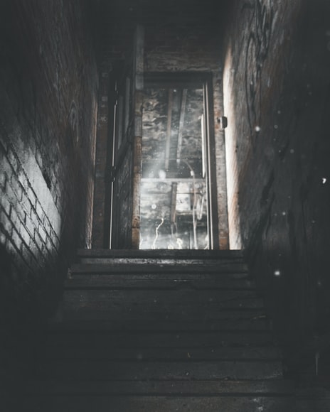 Real-Life Horror Stories: People Worldwide Share Their Spine-Tingling Encounters 21