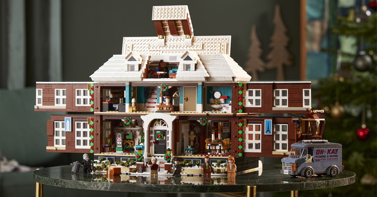 The LEGO Ideas Home Alone set lets you recreate Kevin’s holiday antics 8