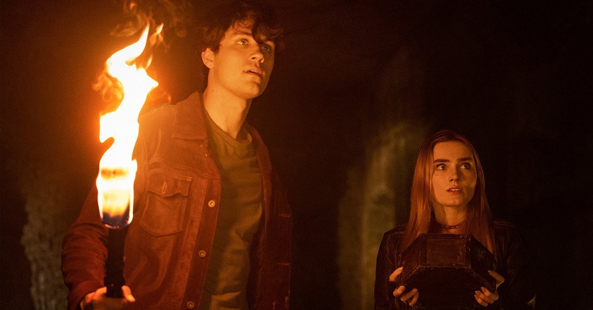 John Winchester (Drake Rodger) met Mary Campbell (Meg Donnelly) in the Supernatural spinoff The Winchesters