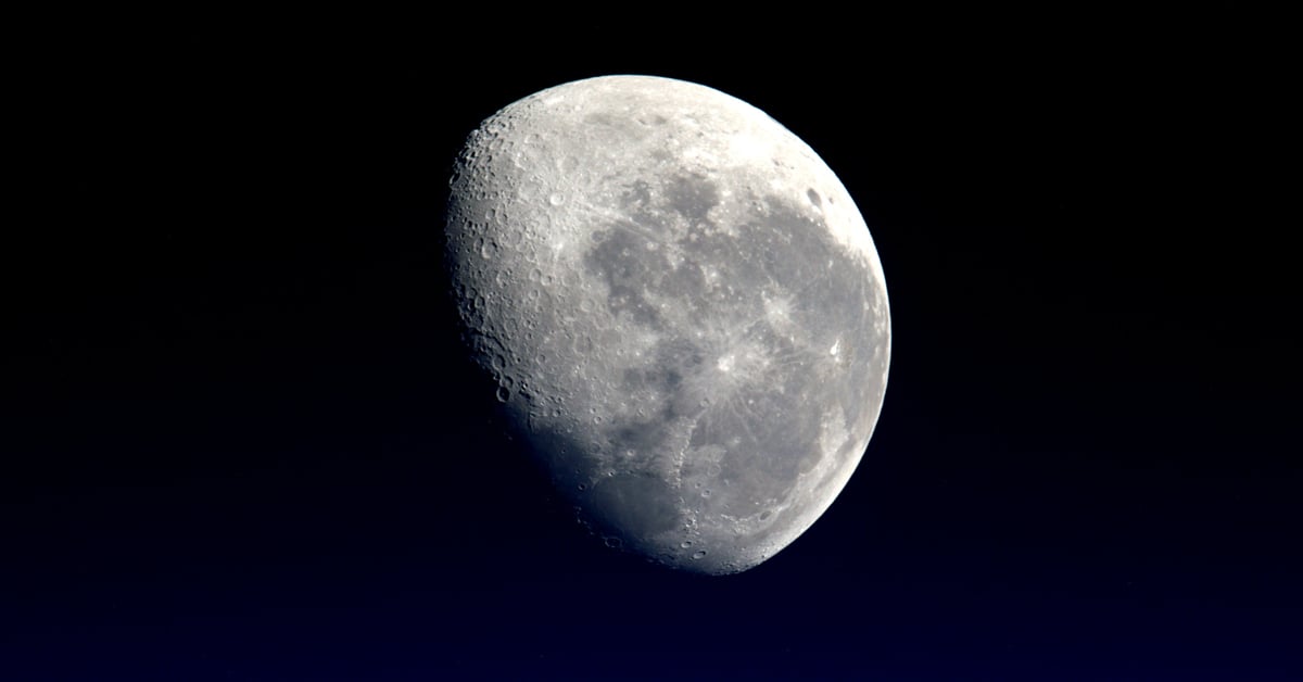 Mystery rocket body leaves unusual double crater on Moon