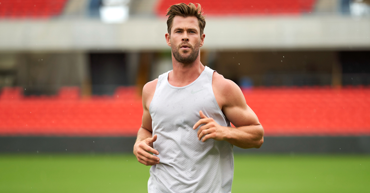 Chris Hemsworth running in Limitless for Chris Hemsworth episode 1