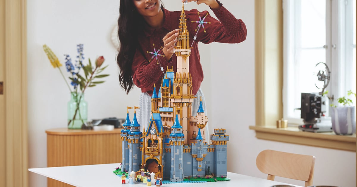 The new LEGO Disney Castle Set